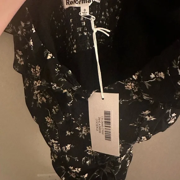 Reformation Imala Dress in Lucien, size 0 - Picture 7 of 9